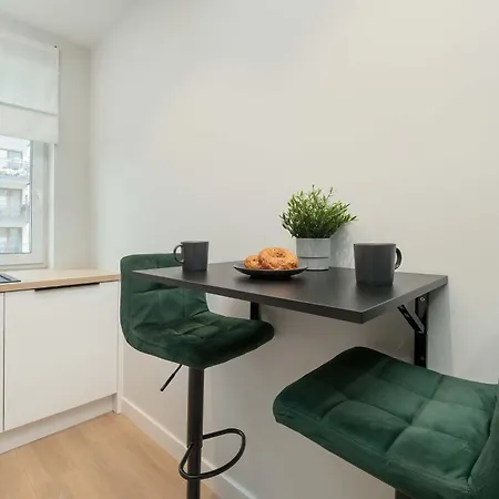 Stylish In With Parking, Bathtub, Balcony, And Desk By Renters Warsaw