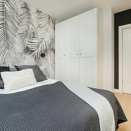 Apartment Stylish In With Parking, Bathtub, Balcony, And Desk By Renters Warsaw